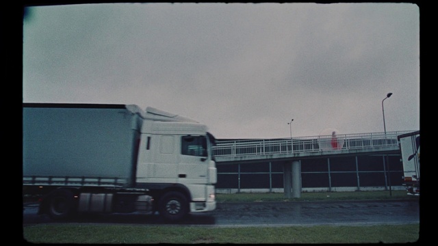Video Reference: Transport, Mode of transport, Vehicle, Sky, Commercial vehicle, Truck, Car, Freight transport, trailer truck, Cloud