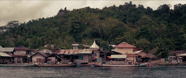 Video Reference: House, Water transportation, Home, Sky, Tourism, Architecture, River, Hill station, Lake, Building