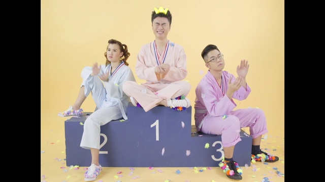 Video Reference: Sitting, Taekkyeon, Fun, Kung fu, Karate