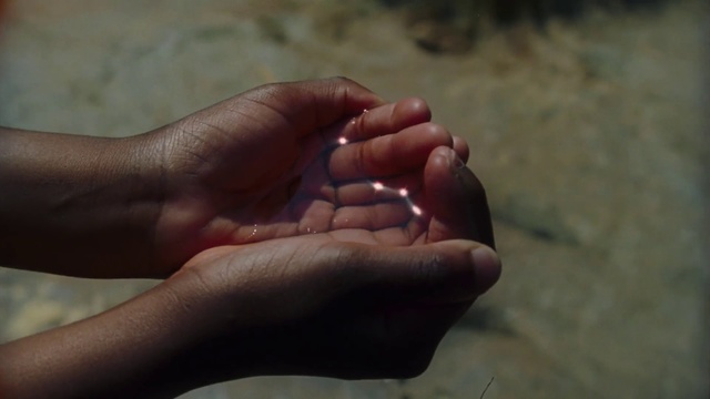 Video Reference: Nail, Hand, Finger, Foot, Toe, Leg, Joint, Human body, Thumb, Gesture