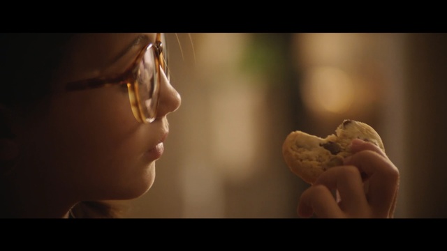 Video Reference: face, nose, hand, finger, girl, human, close up, mouth, lip, ear