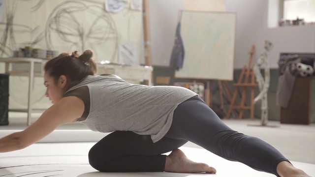 Video Reference: Physical fitness, Shoulder, Pilates, Leg, Joint, Sportswear, Arm, Knee, Exercise, Hip
