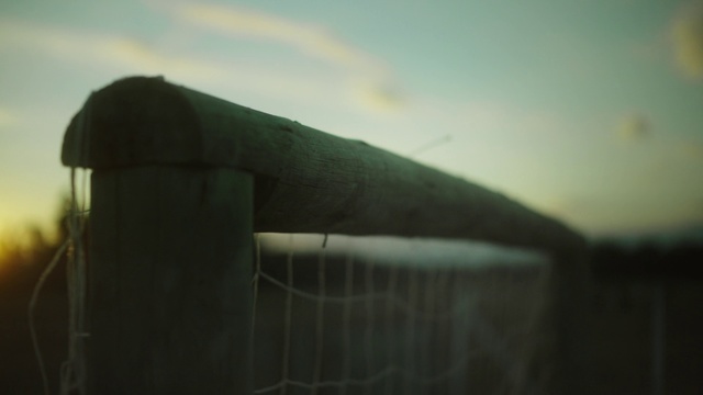 Video Reference: Sky, Morning, Water, Atmosphere, Architecture, Cloud, Sunlight, Photography