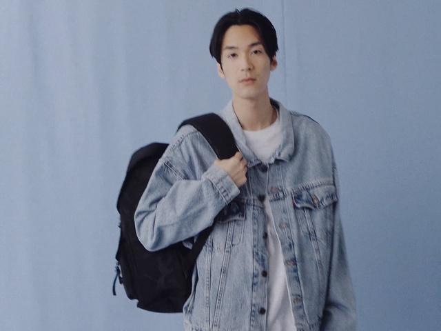 Video Reference: White, Shoulder, Fashion, Arm, Outerwear, Neck, Joint, Sleeve, Textile, Denim, Person