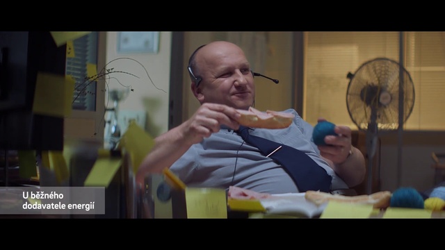 Video Reference: Gesture, Mechanical fan, Comfort, Happy, Event, Fun, Conversation, Television program, Leisure, Sitting