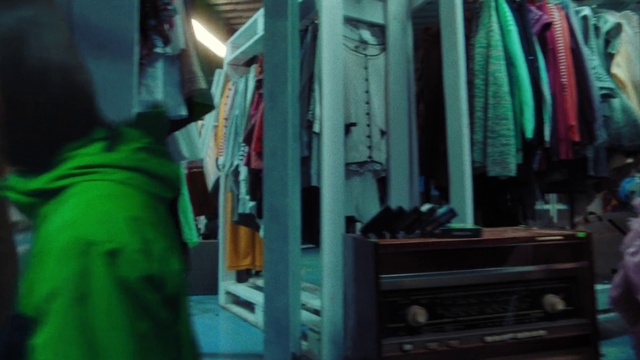 Video Reference: Textile, Sleeve, Gas, Machine, Electric blue, Engineering, Personal protective equipment, Sportswear, Room, T-shirt