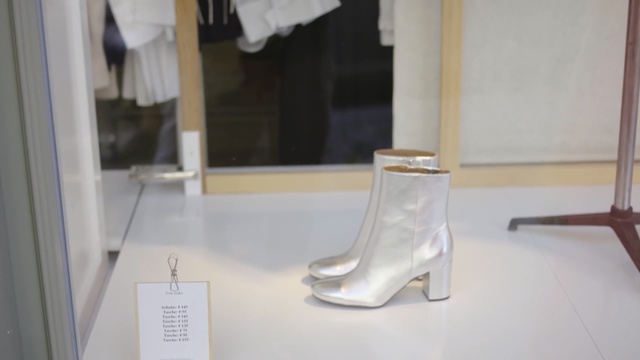 Video Reference: Footwear, Shoe, Room, High heels, Shoe store, Boot
