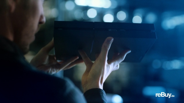 Video Reference: Hand, Sky, Performance, Fun, Finger, Electronic device, Gesture