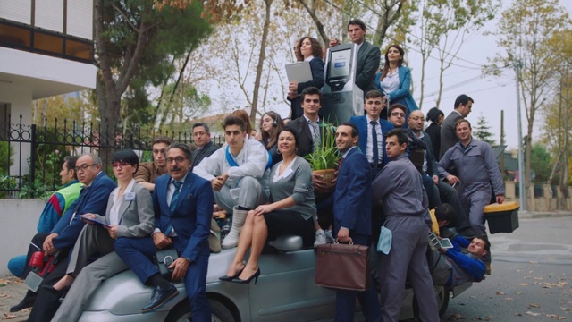 Video Reference: Social group, Community, Youth, Transport, Event, Team, Tree, Plant, Vehicle, Crowd
