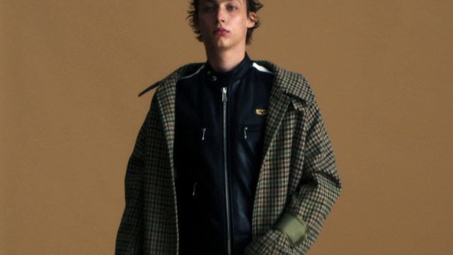 Video Reference: Clothing, Jacket, Outerwear, Leather, Leather jacket, Gentleman, Sleeve, Textile, Fashion, Top