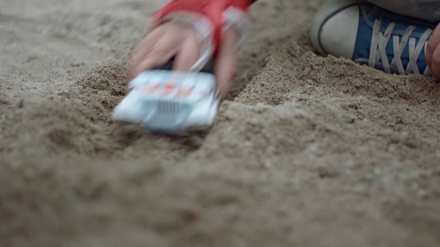 Video Reference: Sand, Soil, Finger, Hand, Nail, Leg, Human leg, Foot, Flooring, Floor