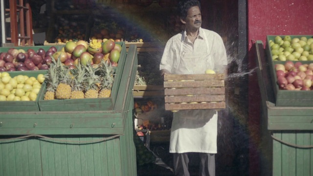 Video Reference: Selling, Greengrocer, Shopkeeper, Vegetable, Vegetarian food, Food, Local food, Plant, Fruit, Hawker