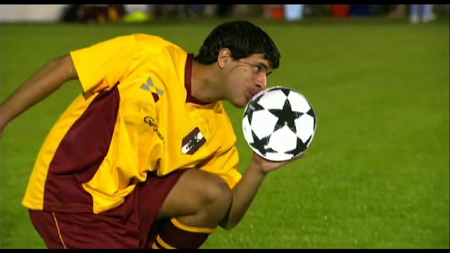 Video Reference: Sports, Football, Soccer ball, Sports equipment, Football player, Team sport, Ball game, Player, Soccer, Soccer player