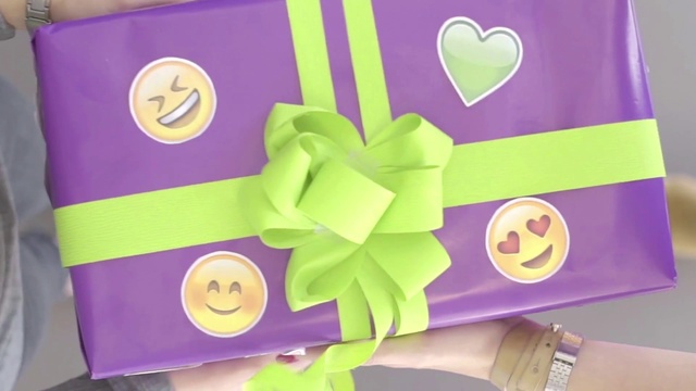 Video Reference: Purple, Violet, Pink, Smile, Party favor, Paper, Paper product, Ribbon