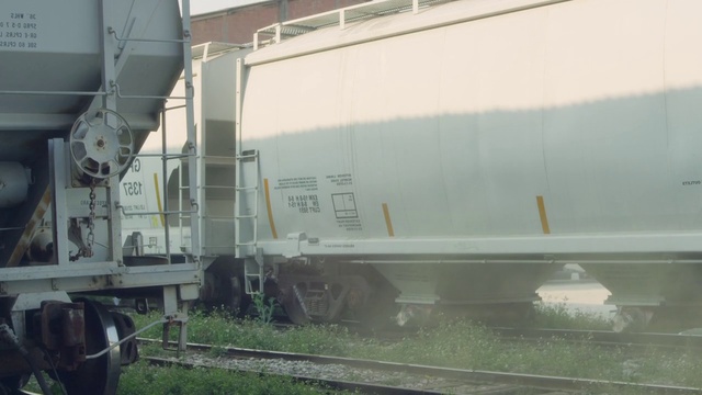 Video Reference: Train, Plant, Rolling stock, Track, Mode of transport, Rolling, Railway, Railroad car, Gas, Engineering