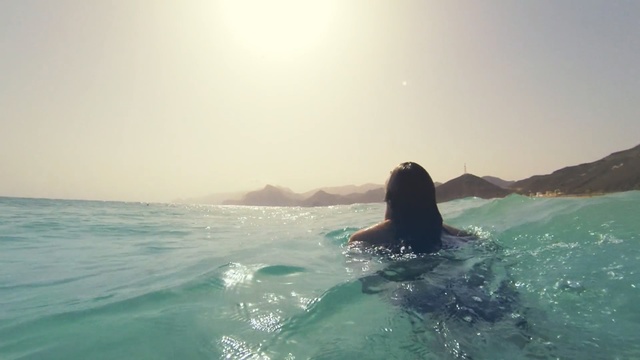 Video Reference: Water, Sea, Wave, Ocean, Sky, Wind wave, Fun, Surfing, Vacation, Summer