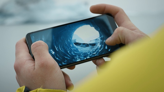 Video Reference: Gadget, Mobile phone, Smartphone, Communication Device, Portable communications device, Electronic device, Technology, Hand, Finger, Material property