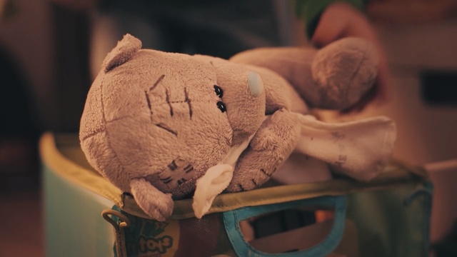 Video Reference: snout, hand, material, finger, Person