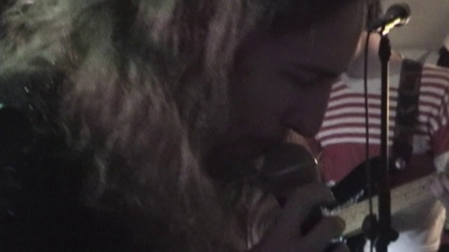 Video Reference: Music, String instrument, Musician, Bowed string instrument, Audio equipment, Musical instrument, Photography, Black hair, Ear, String instrument