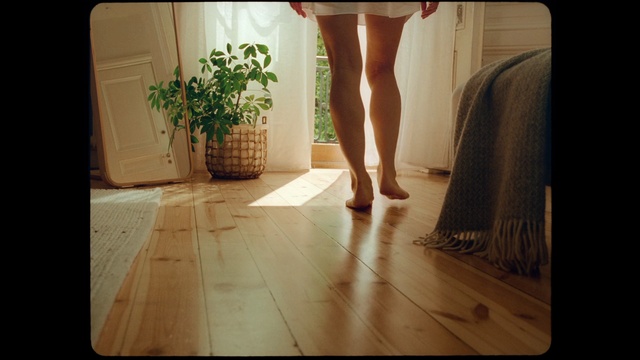 Video Reference: Floor, Flooring, Hardwood, Photograph, Leg, Wood flooring, Wood, Human leg, Light, Laminate flooring