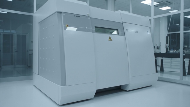 Video Reference: Product, Technology, Electronic device, Machine, Glass, Major appliance, Enclosure, Person