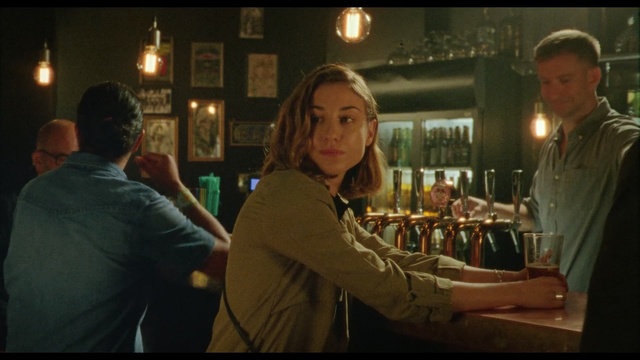 Video Reference: Fun, Conversation, Interaction, Restaurant, Human, Alcohol, Drink, Gentleman, Event, Crowd, Person