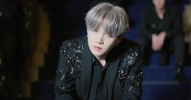 Video Reference: Hair, Blond, Hairstyle, Cheek, Fashion, Bangs, Photography, Jacket, Black hair, Portrait