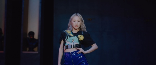 Video Reference: Performance, Fashion, Fun, Singing, Talent show, Stage, Performing arts, Eye, Singer, Photography