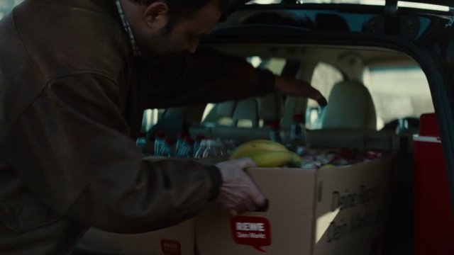 Video Reference: Car, Automotive lighting, Motor vehicle, Automotive mirror, Vehicle, Automotive design, Vehicle registration plate, Automotive exterior, Glass, Vehicle door