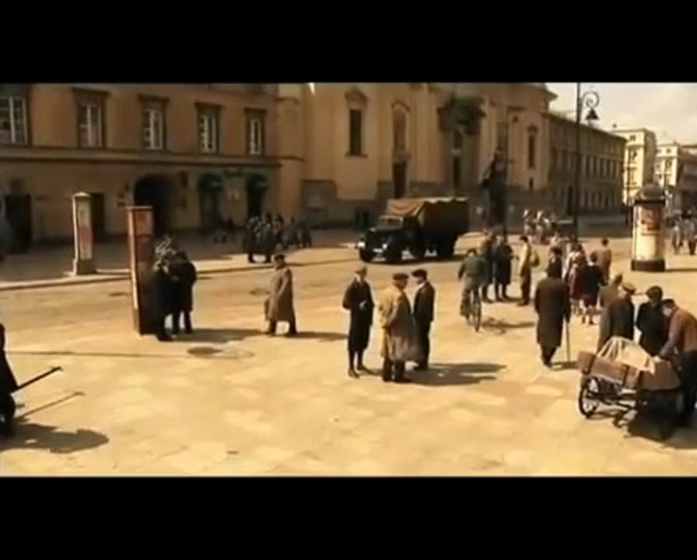 Video Reference: People, Mode of transport, Public space, Photography, City, Plaza, Street performance, Town square, Crowd, Tourism, Person