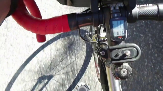 Video Reference: Bicycle, Bicycle wheel, Bicycle part, Bicycle handlebar, Bicycle tire, Vehicle, Tire, Road bicycle, Bicycle accessory, Bicycle frame