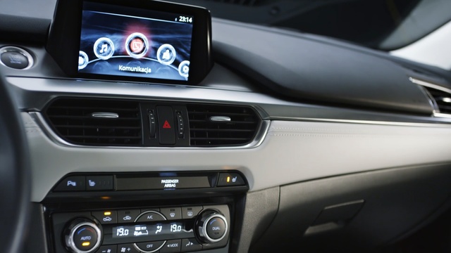 Video Reference: Car, Vehicle, Center console, Executive car, Multimedia