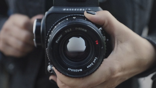 Video Reference: Camera, Camera lens, Cameras & optics, Camera accessory, Lens, Mirrorless interchangeable-lens camera, Digital camera, Point-and-shoot camera, Single-lens reflex camera, Reflex camera