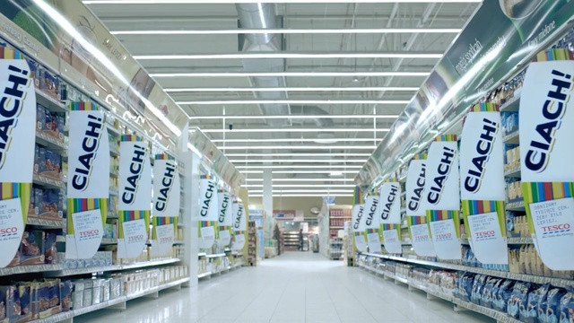 Video Reference: Aisle, Building, Supermarket, Product, Grocery store, Warehouse, Retail, Ceiling, Convenience store