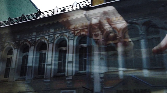 Video Reference: Architecture, Building, Landmark, Facade, Metropolitan area, Arch, Tourist attraction, Window, Column, Daylighting