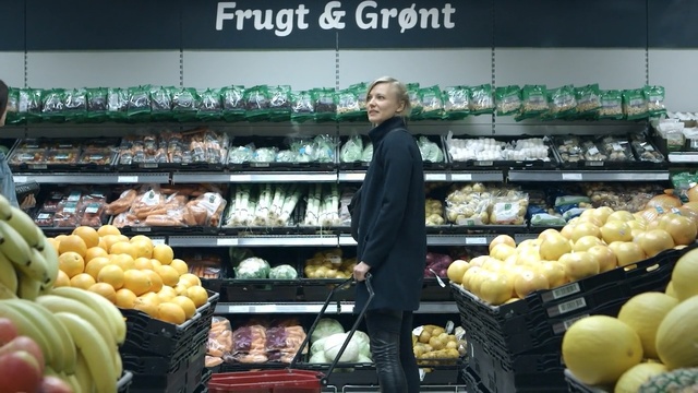 Video Reference: natural foods, grocery store, produce, supermarket, bakery, food, whole food, local food, grocer, greengrocer, Person