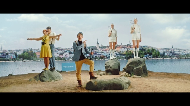 Video Reference: Water, Sky, Cloud, Lake, Travel, Happy, Leisure, Fun, People in nature, Landscape