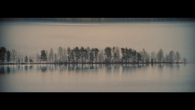 Video Reference: Nature, Sky, Natural landscape, Water, Reflection, Atmospheric phenomenon, Tree, Morning, Winter, Atmosphere