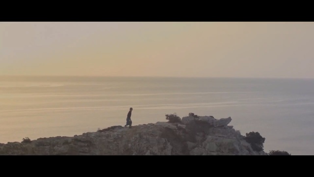 Video Reference: Horizon, Sky, Atmospheric phenomenon, Sea, Calm, Morning, Ecoregion, Ocean, Coast, Rock