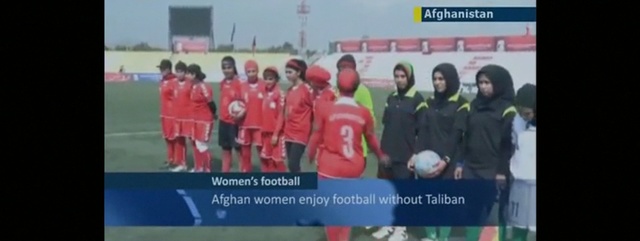 Video Reference: Team, Player, Team sport, Soccer player, Social group, Community, Youth, Sports, Football player, Competition event