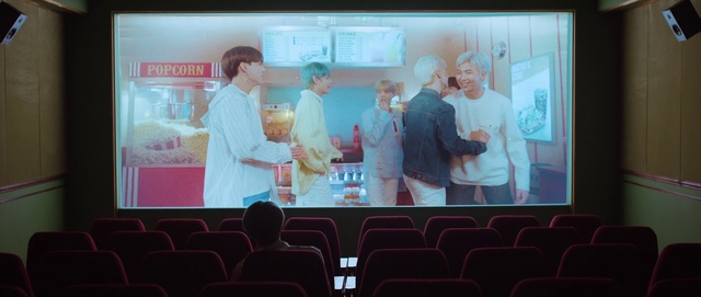Video Reference: Projection screen, Projector accessory, Event, Seminar, Technology, Public speaking, Font, Presentation, Electronic device, Media