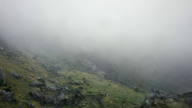 Video Reference: Mountainous landforms, Highland, Hill station, Mist, Mountain, Atmospheric phenomenon, Fog, Haze, Vegetation, Hill