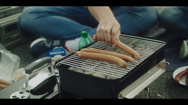 Video Reference: Grilling, Food, Hand, Cuisine, Barbecue, Finger, Bratwurst, Cooking, Fast food, Leg