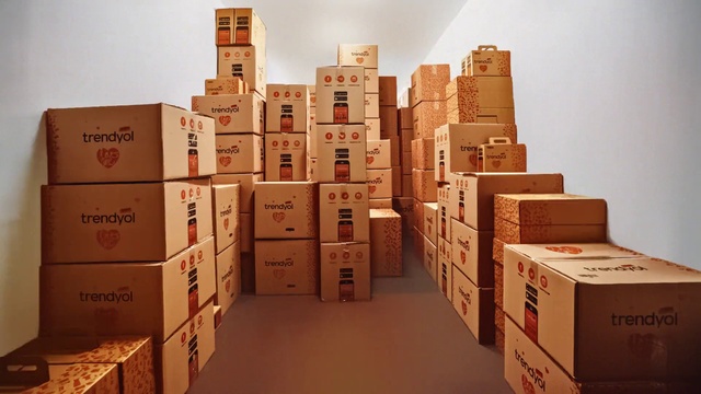 Video Reference: Cardboard, Box, Carton, Room, Architecture, Packaging and labeling, Wood, Paper product, House, Furniture