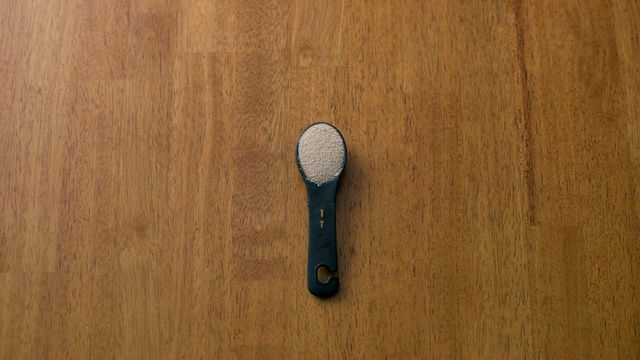 Video Reference: wood, spoon, Person