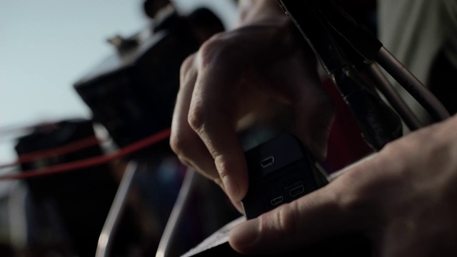 Video Reference: String instrument, Hand, Finger, Bowed string instrument, Musical instrument, Musician, Photography, Electronic device, Violin family, String instrument