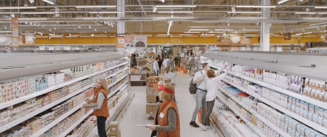 Video Reference: supermarket, grocery store, marketplace, mercantile establishment, plaza