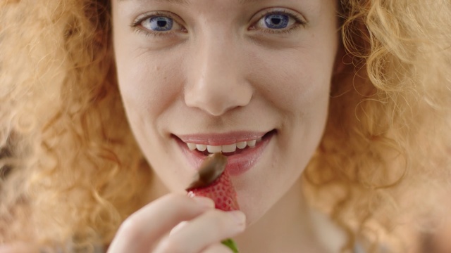 Video Reference: Face, Lip, Hair, Facial expression, Skin, Nose, Mouth, Chin, Cheek, Tooth