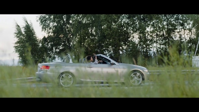 Video Reference: Land vehicle, Vehicle, Car, Personal luxury car, Luxury vehicle, Convertible, Automotive design, Wheel, Performance car, Automotive wheel system