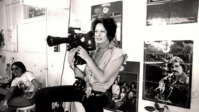 Video Reference: Photograph, Camera operator, Snapshot, Photography, Cinematographer, Black-and-white, Videographer, Monochrome, Television crew, Film crew, Person